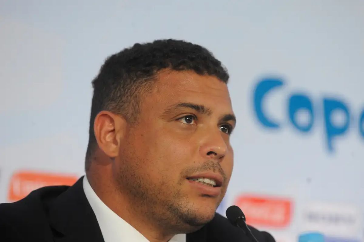 Imagem de Ronaldo dando entrevista