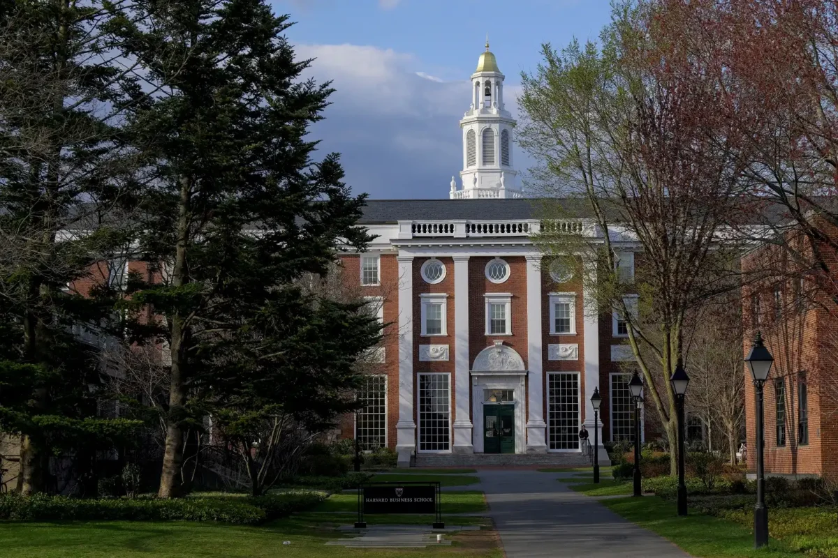 Pesquisa de Harvard faz lista de trabalhos que mais causam infelicidade; confira