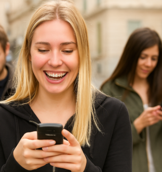 O retorno surpreendente do Blackberry: Celular retrô conquista a geração Z e bomba no TikTok