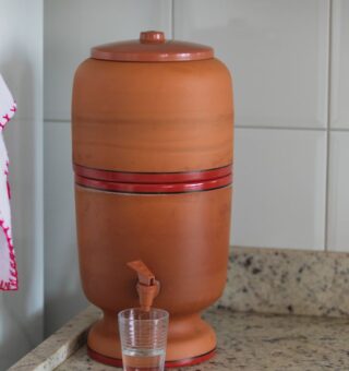 Você tem um filtro de barro? Você tem um tesouro contra o calor e as impurezas da água