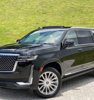 Conheça o Cadillac Escalade: Carro é um dos maiores do mundo
