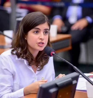 Fraudes no INSS: Tábata Amaral não será relatora da CPI, afirma presidente da Câmara