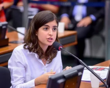 Fraudes no INSS: Tábata Amaral não será relatora da CPI, afirma presidente da Câmara