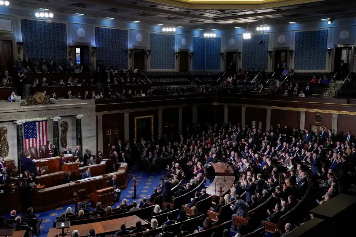 Senadores democratas acusam Trump de "claro abuso de poder" sobre tarifas aplicadas ao Brasil