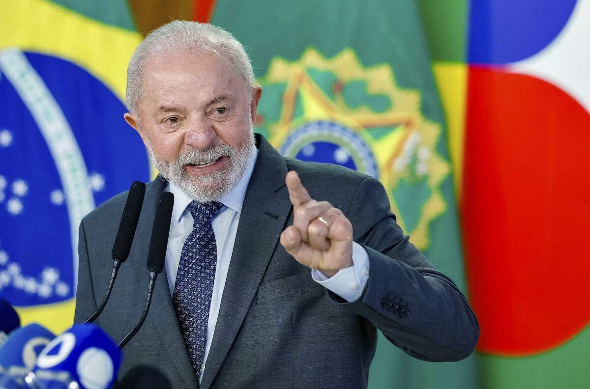 Lula: ilustração da antecipação do 13º salário INSS 2026