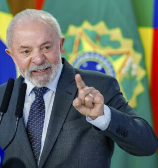 Governo Lula não dá indícios de negociar tarifaço de Trump antes das novas taxas começarem a valer
