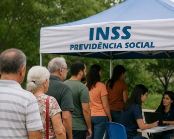 Uma fila de beneficiário do INSS em Minas Gerais