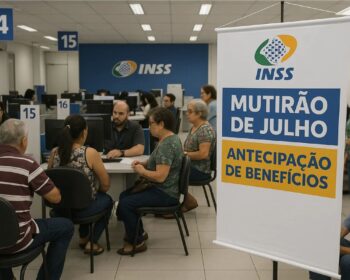 Uma agência cheia enquanto o INSS realiza mutirão