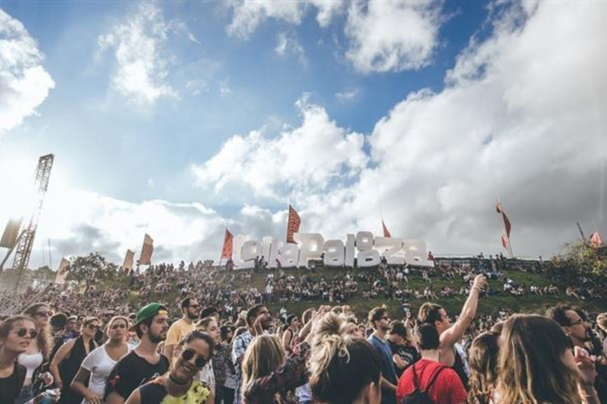 Público pulando no show do Lollapalooza