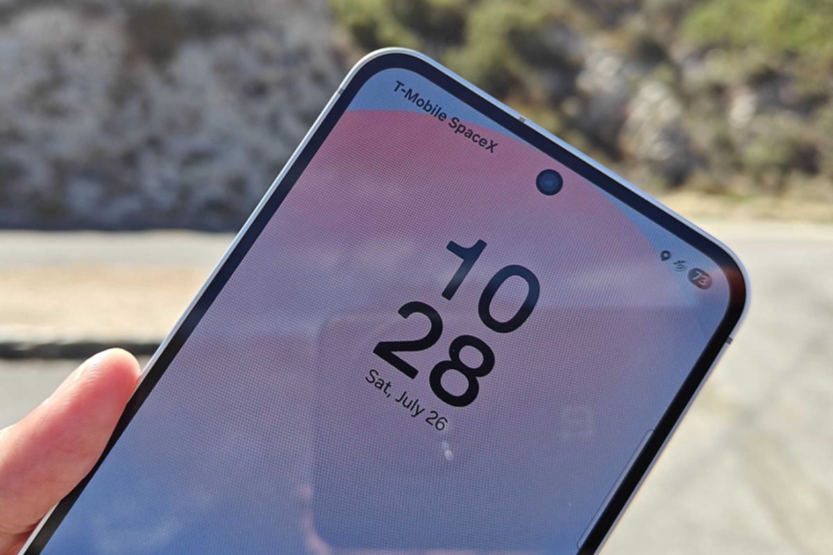 Um celular conectado na rede da T-Mobile