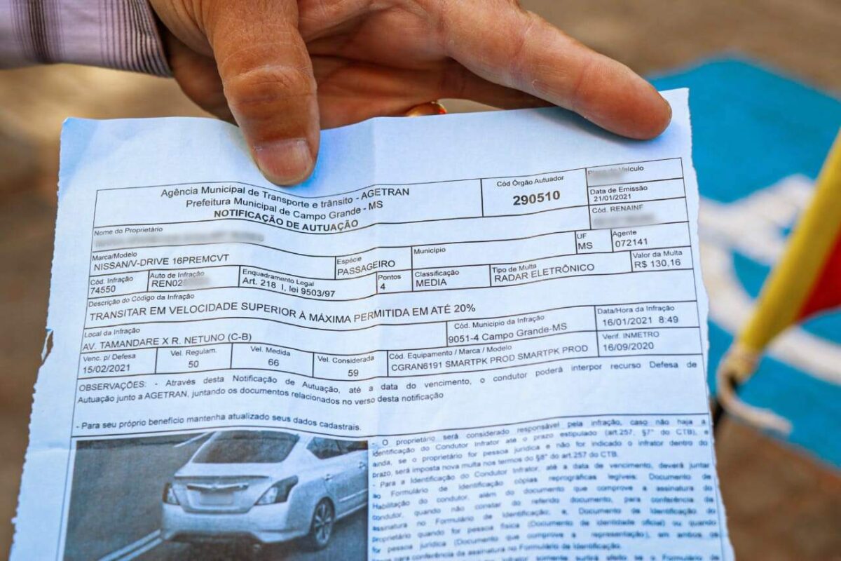 Multas de trânsito podem ter seu valor multiplicado por 2, 3, 5, 10, 20 e até 60 vezes no Brasil