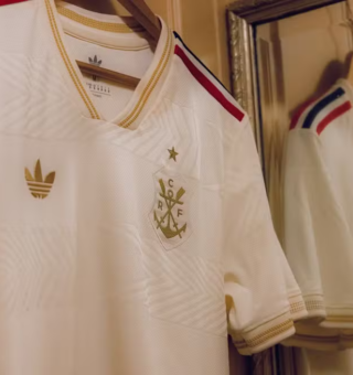 Nova camisa do Flamengo para a temporada 2025 já está disponível para compra; confira o preço