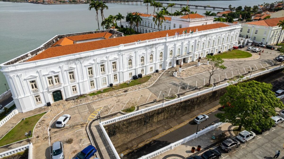 Onde é feriado no dia 28 de julho e o que a data representa?