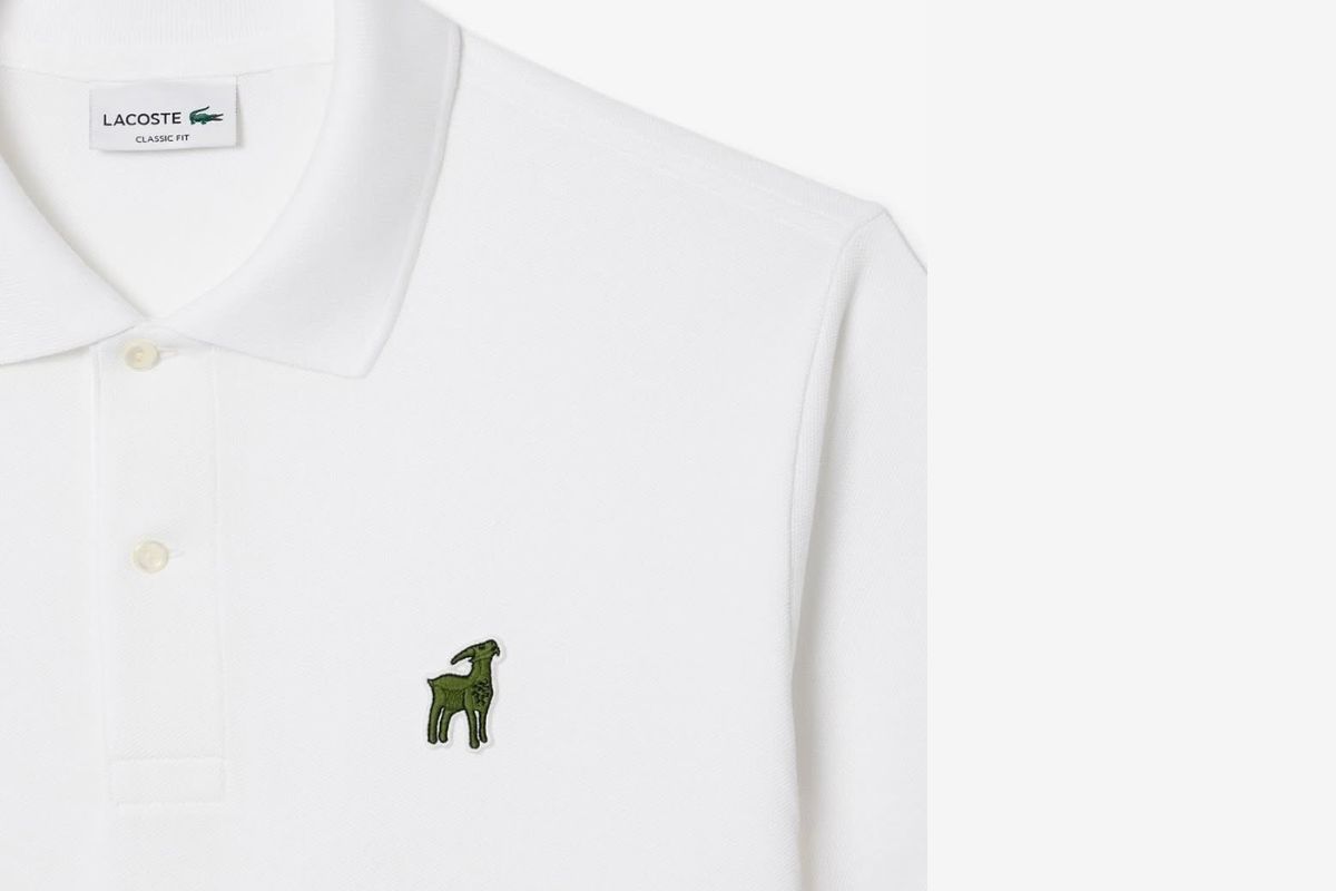 Polo da Lacoste com o símbolo do goat