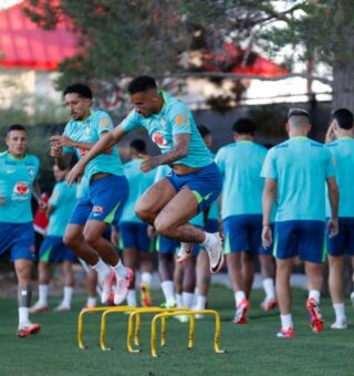 Imagem do time treinando antes da convocação da seleção brasileira e passar na Xsports