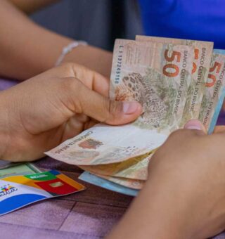 Bolsa Família pagará R$ 671,54 em agosto para milhões de beneficiários