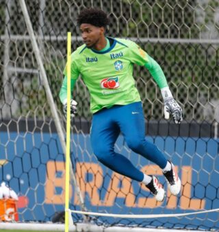 Imagem de um jogador no treinando antes da convocação da seleção brasileira