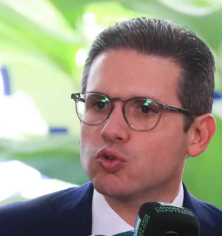 Hugo Motta decide e confusão na Câmara deve resultar no afastamento de mais de 10 deputados; saiba quais