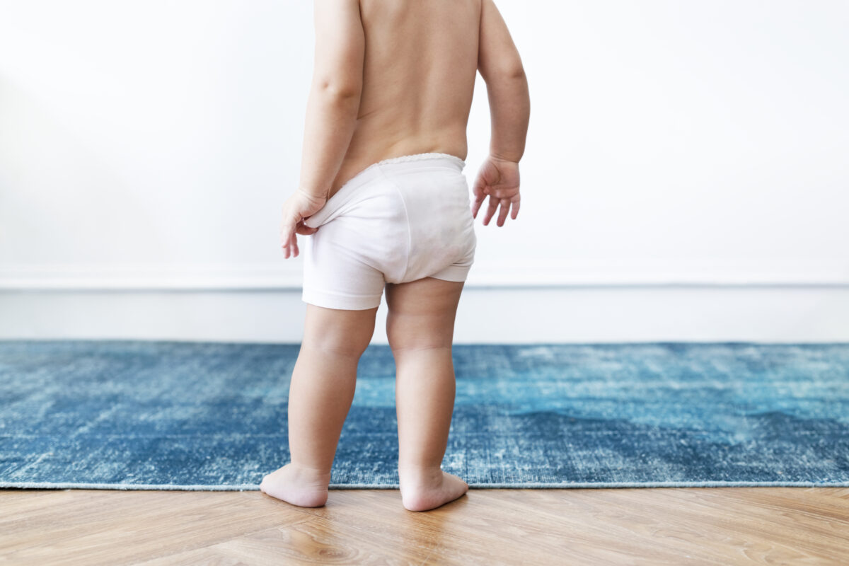 O que a psicologia diz sobre seu filho usar fralda aos 5 anos