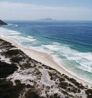 Cidade do Sul do país com mais de 40 praias é a nova queridinha dos brasileiros