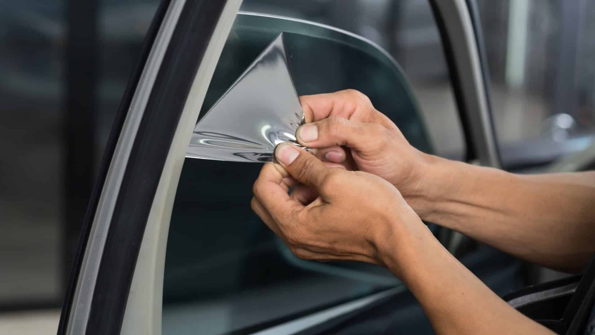 Policiais agora têm ferramenta revolucionária para identificar carros com películas. Imagem: Bhakpong/Shutterstock