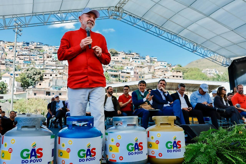 Lula defende direito ao gás para cozinhar: 'Todo mundo tem que ter direito a comer’