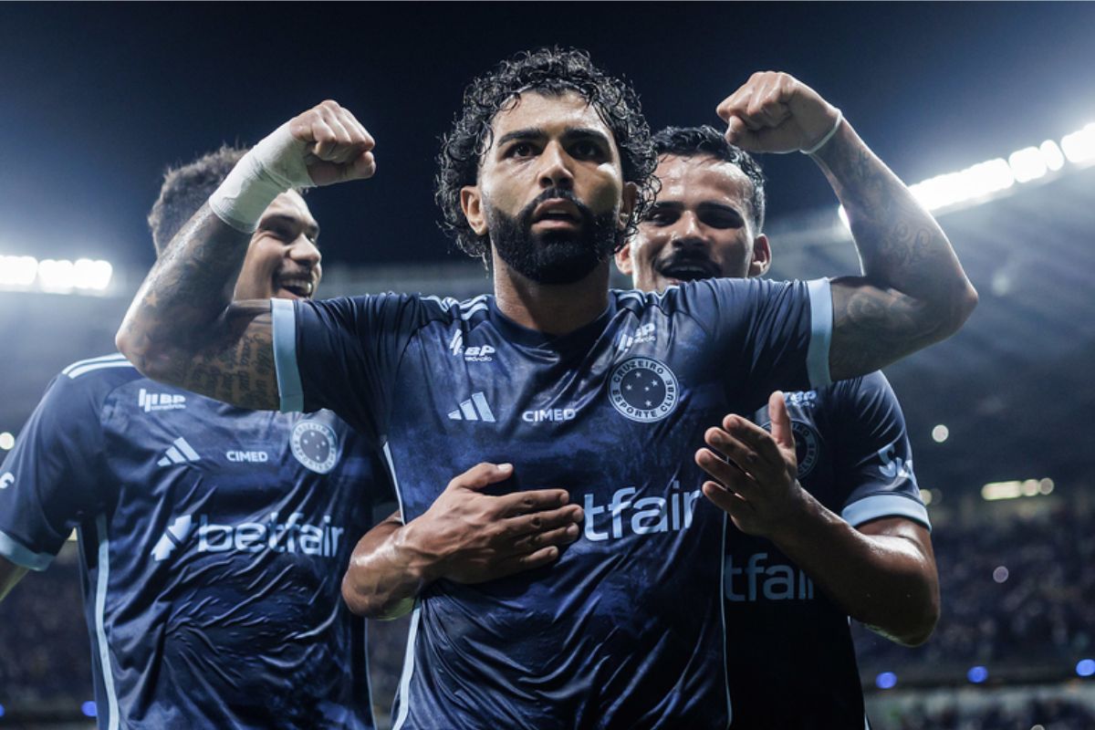 Cruzeiro x Atlético-MG: jogadores comemoram ao lado de Gabigol