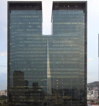 Imagem do Edifício Ventura Corporate Towers, onde há o leilão de prédios da UFRJ