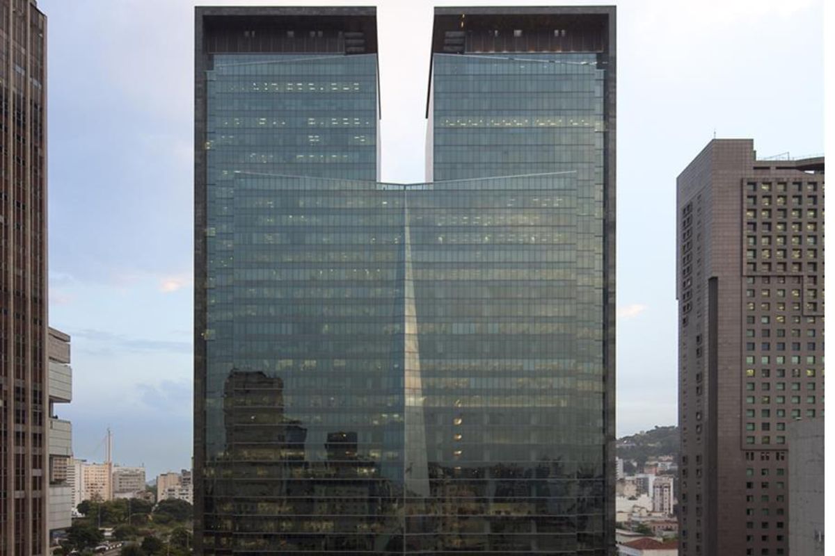Imagem do Edifício Ventura Corporate Towers, onde há o leilão de prédios da UFRJ