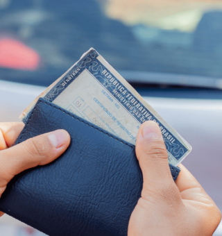 CNH do motorista idoso BLOQUEADA sem esse procedimento – Descubra como evitar isso!