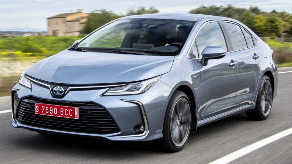 Toyota lança Corolla sedan que promete consumo médio de até 19 km/l