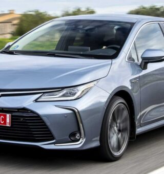 Toyota lança Corolla sedan que promete consumo médio de até 19 km/l