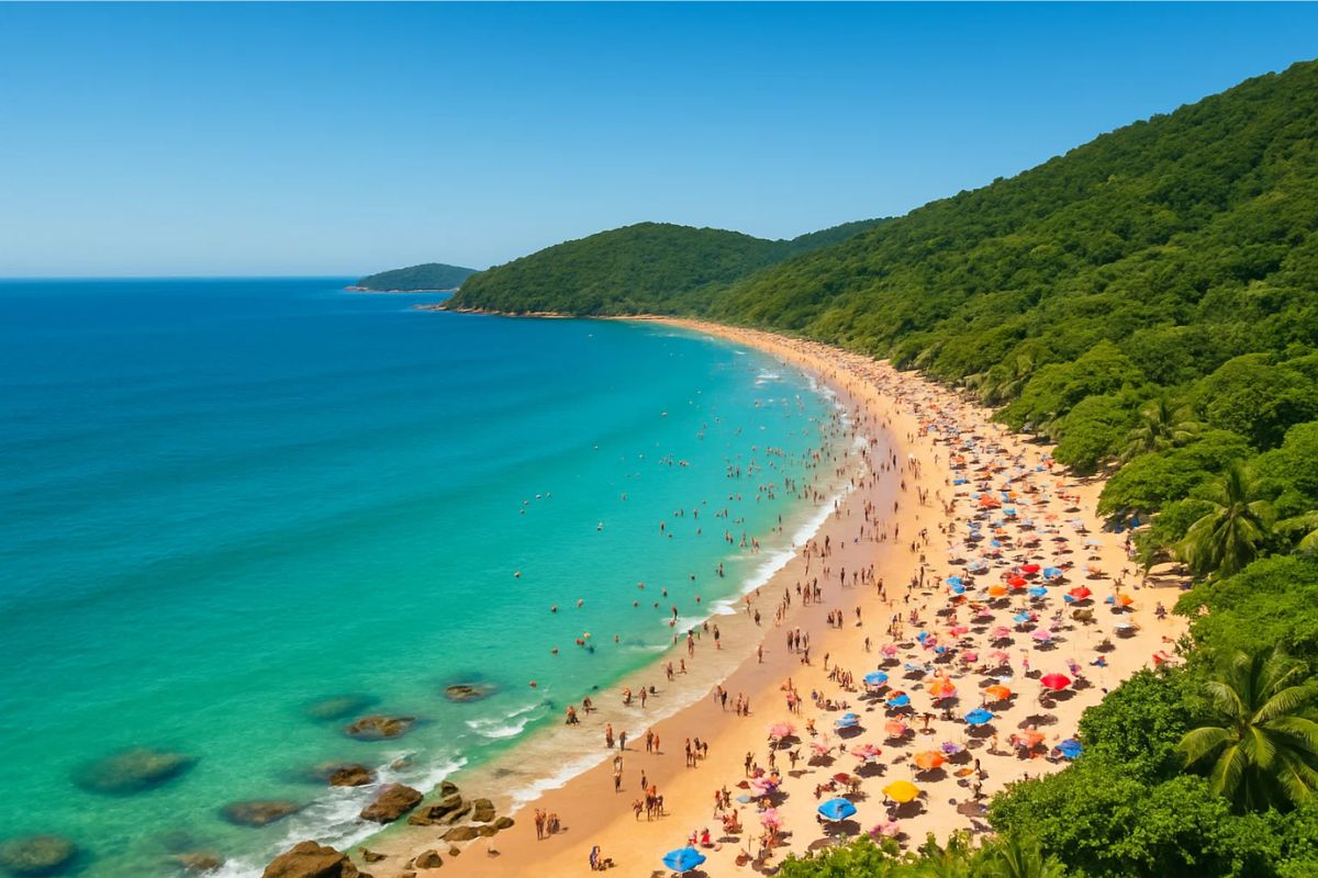 Pessoas na praia durante um dia de verão: imagem aérea