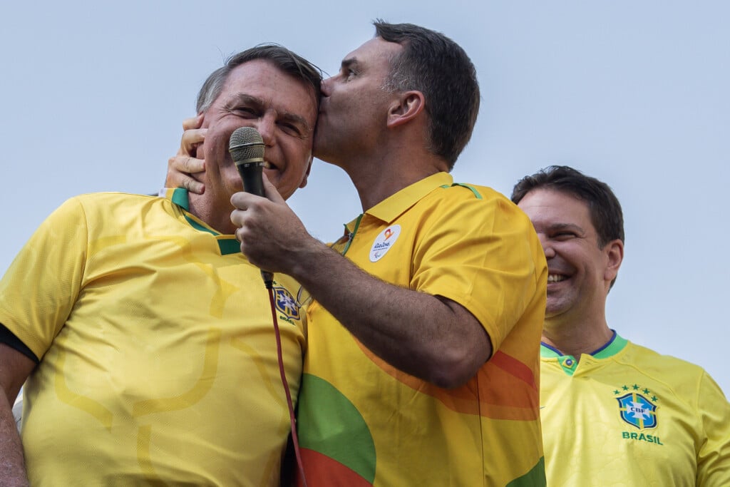 Flávio Bolsonaro: O Escolhido do Pai para 2026! Entenda a estratégia e o risco da candidatura