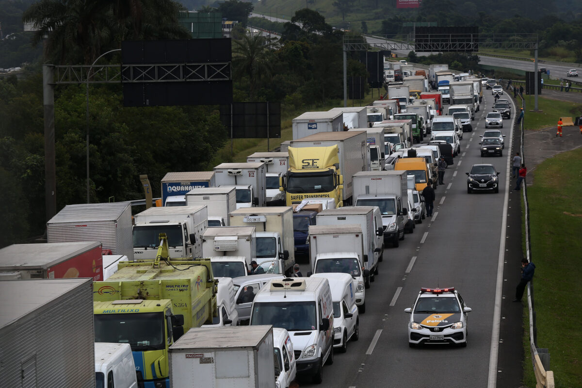 Greve dos Caminhoneiros: Movimento Não Avança e Rodovias Seguem Livres HOJE (04/12)