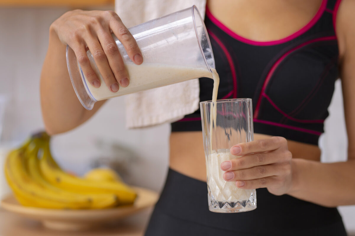 Nutricionistas discutem riscos do whey protein sem atividade física: entenda!