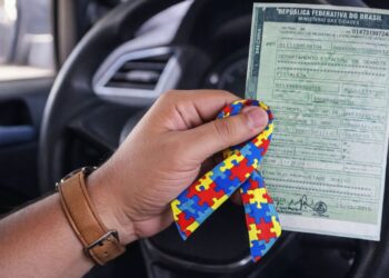 Pessoas com TEA podem pagar até 30% menos em carro zero em 2026; veja as regras