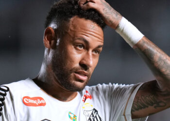 INSS e Neymar: rotina de 16h vem à tona e benefício é concedido a cozinheira