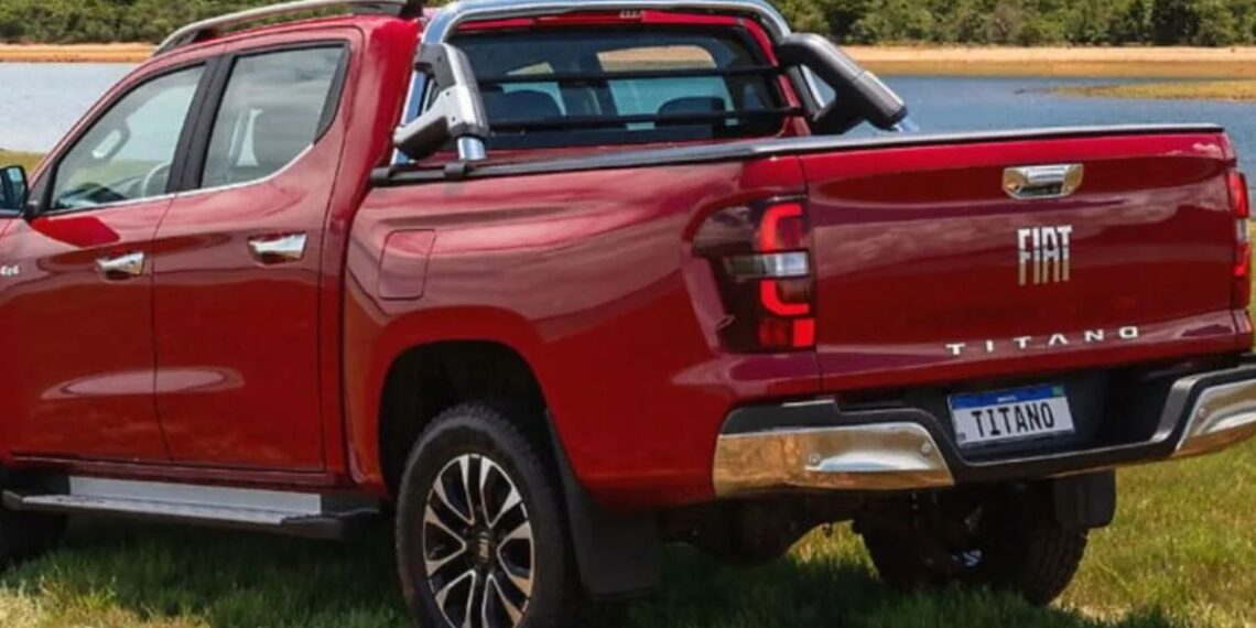 Fiat Titano vermelho