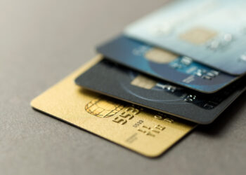 Caixa Visa Infinite desafia Ourocard Estilo com custo menor e vantagens