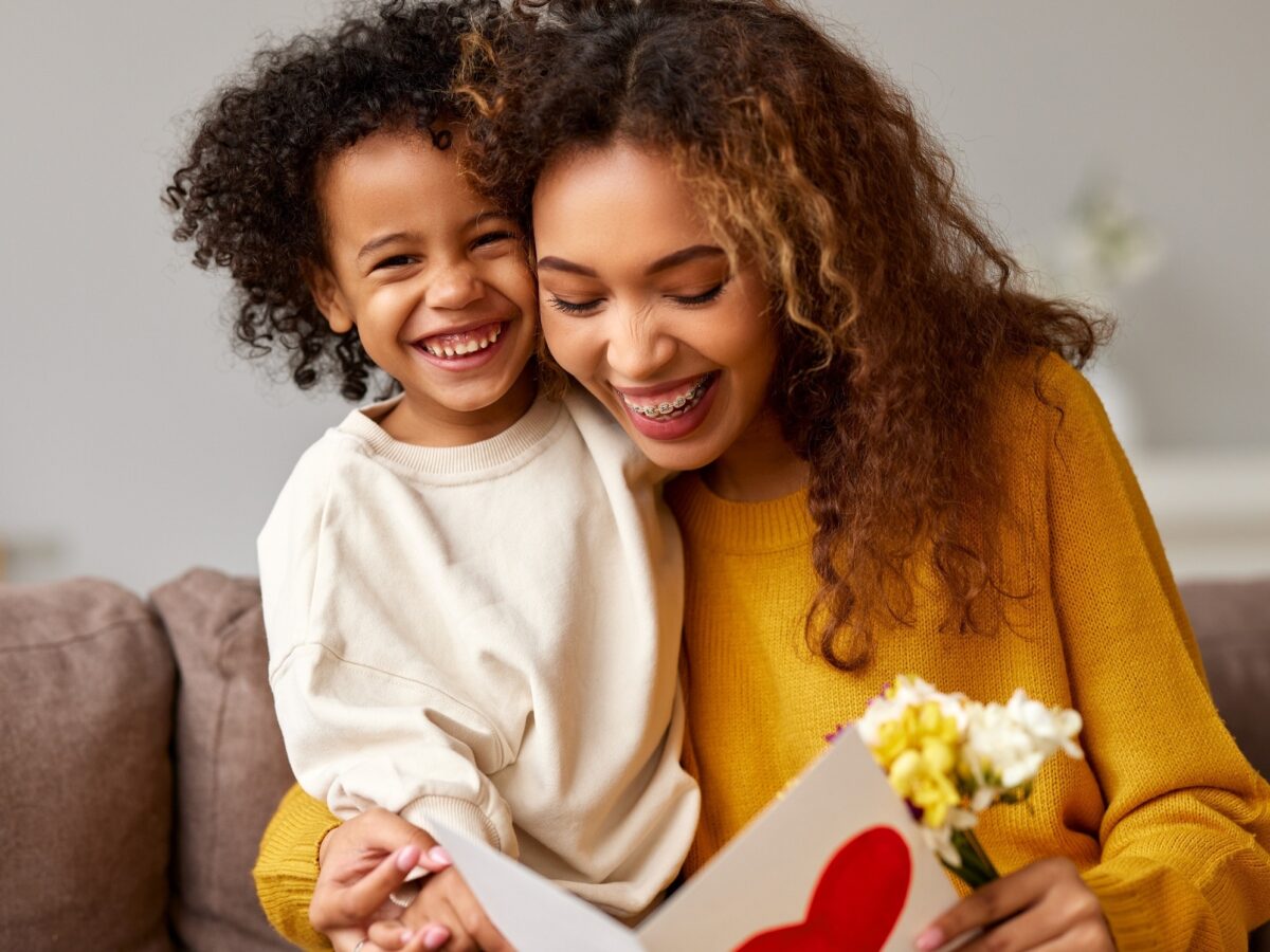 Renda extra para o Dia das Mães: Shopee ou Mercado Livre; quem paga mais para afiliados?