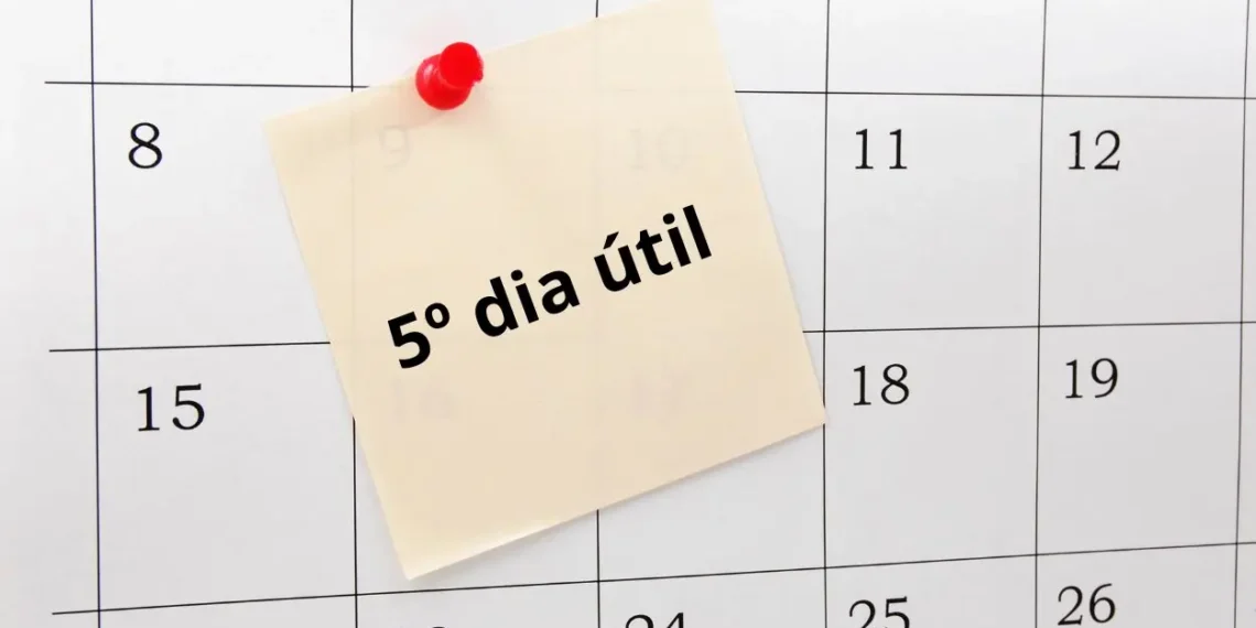Aviso aos trabalhadores: Feriado de maio muda data do 5º dia útil; veja quando o salário cai na conta