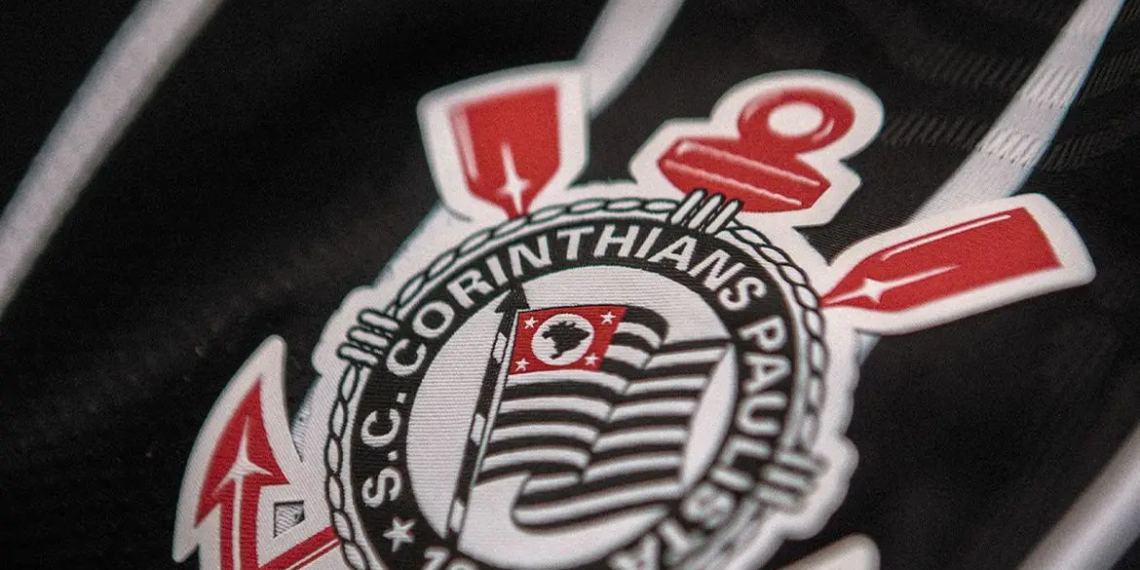 Palmeiras fecha com Nubank; Corinthians negocia com a Caixa; veja a movimentação no futebol