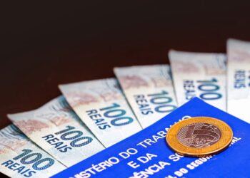 Jornada de trabalho cai para 40 horas e beneficia 40 mil trabalhadores brasileiros