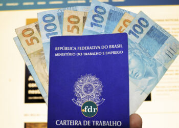 Salário mínimo dispara e valor vai ultrapassar os R$ 2.000; veja detalhes do novo aumento