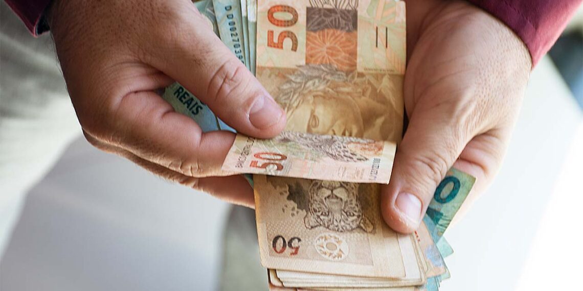 13º salário antecipado: Regras, cálculo e desvantagens de receber antes de novembro
