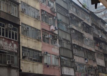Brasileiro abandona o país e paga só R$ 30 de aluguel: "minha casa é moderna. Tem ar-condicionado e tudo está novinho"