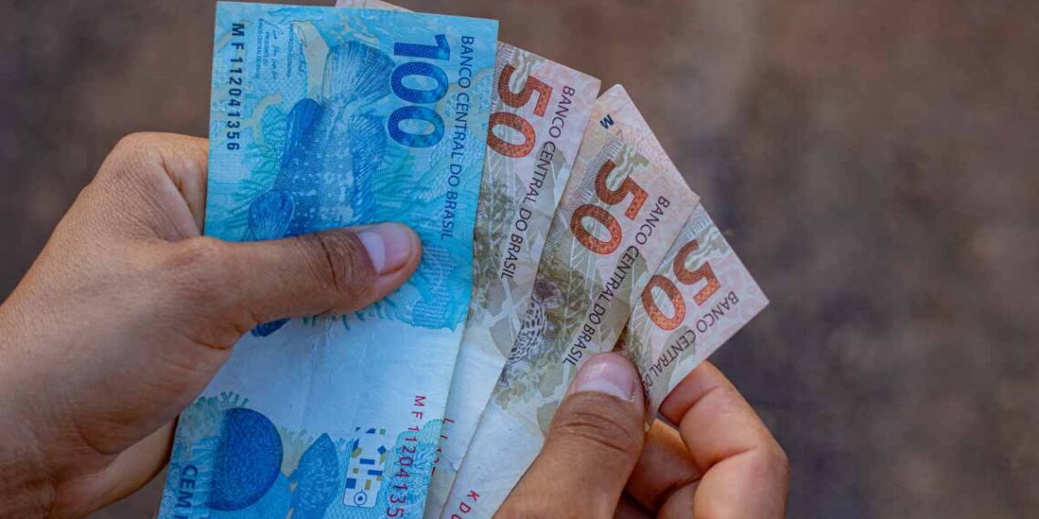 Banco BMG salva abril com empréstimo na hora via PIX: 100, 300 reais ou mais