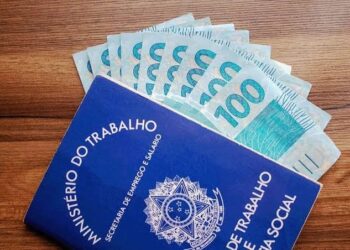 Governo aprova salário mínimo de R$ 1.921,72 e valor já está em vigor no Brasil