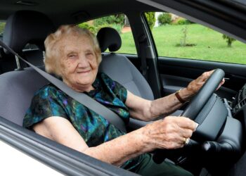 Carro 0 km com até 30% de desconto? Idosos e PcD têm vantagens que poucos conhecem